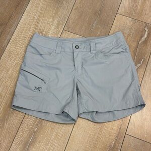 Arc'teryx Women's Parapet Hiking Shorts - Size 4